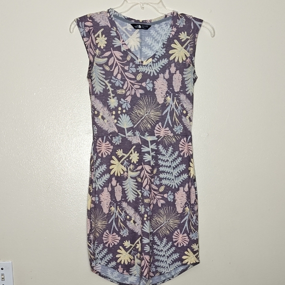 The North Face Dresses & Skirts - The North Face EZ Tee Dress Floral Dress Size XS